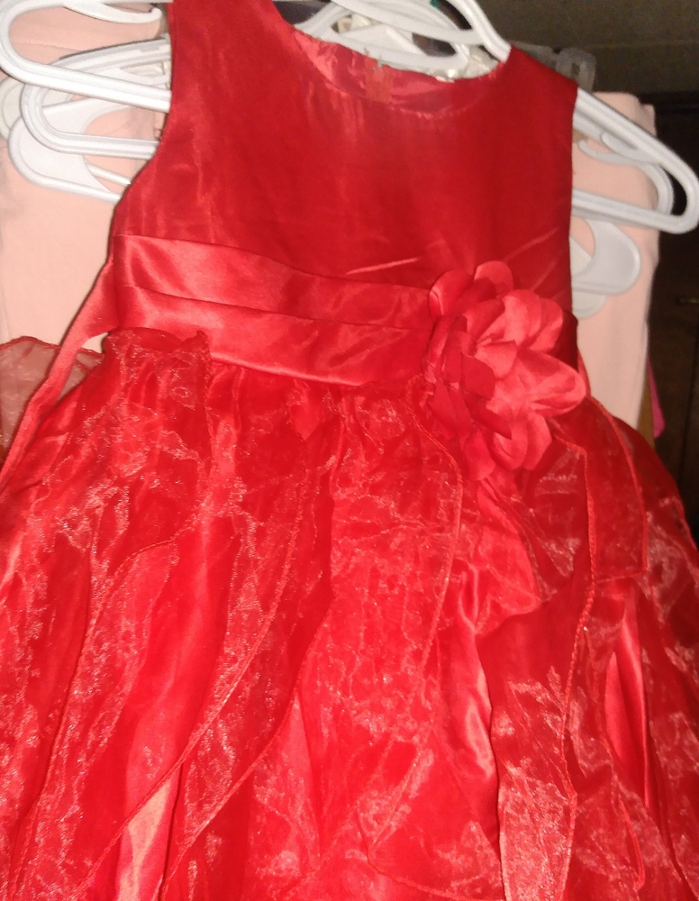Brand New red 👗 for the holidays beautiful for your little angel